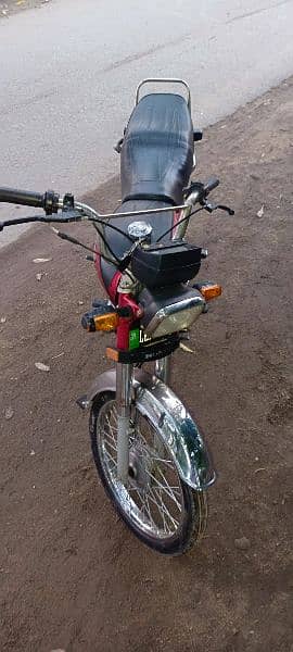 Honda CD 70 6