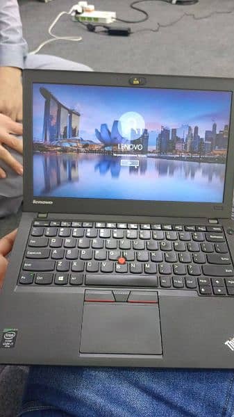 lenovo thinkpad i7  5th gen 8/128 0