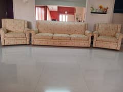 beautiful 5 seater sofa set