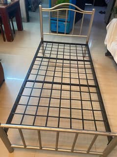 SINGLE IRON BED