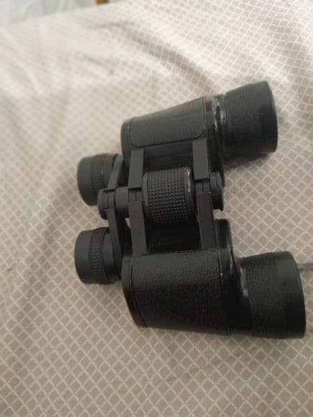 binoculars 3