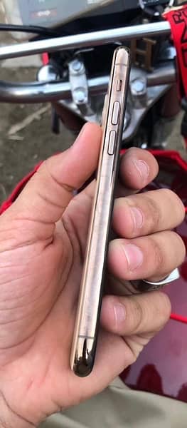 iphone 11 pro urgent sale 5