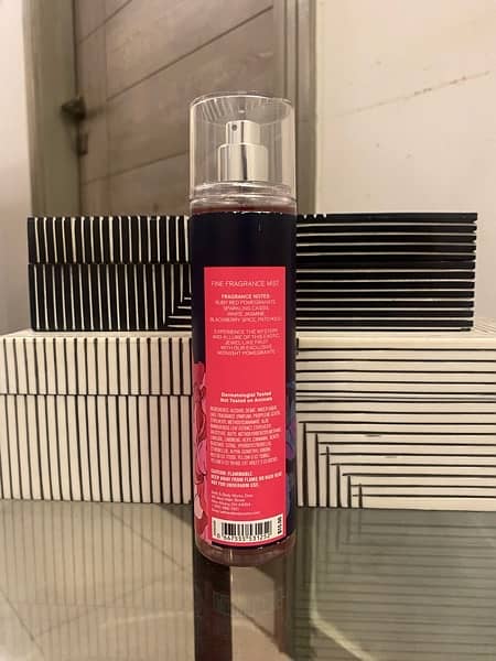 bath and body works body spray “midnight pomegranate” 8oz/236ml 1