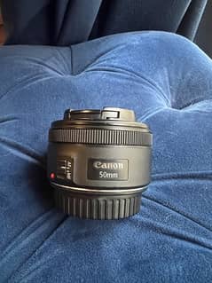 Mint Condition: Canon 50mm 1.8 lens