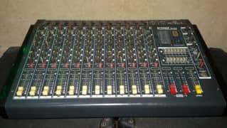 YAMAHA AUDIO MIXER 12 CHANNEL