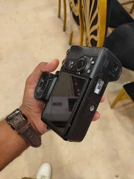 Sony A7iii body with box 5