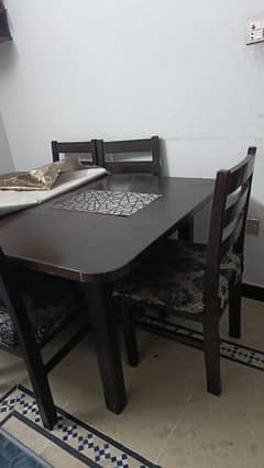 Dinning table for sale