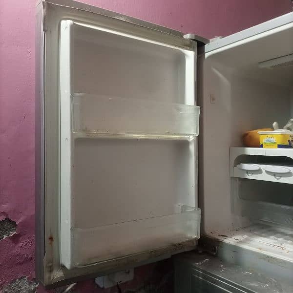 Hitachi fridge 3