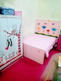 kids bed n kids almari for urgnt sale