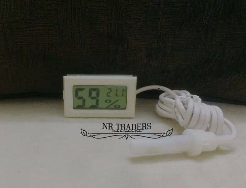 Digital And Analogue Room Temperature and Humidity Meter 3