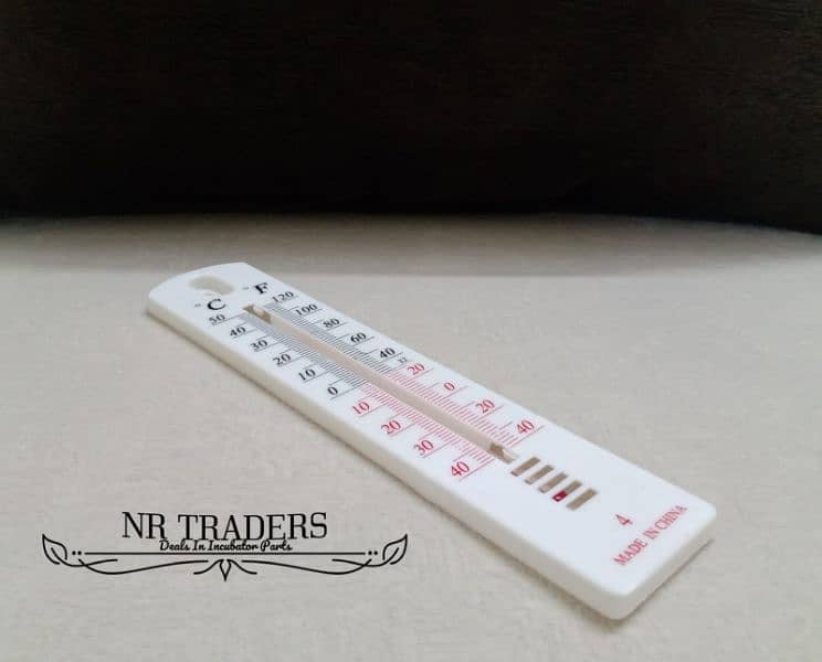 Digital And Analogue Room Temperature and Humidity Meter 4