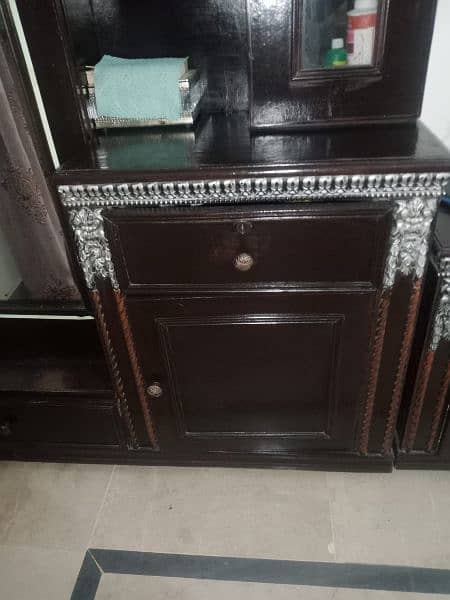 bed room furniture is available for sale 3