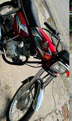 ph. no. 03105882128 bike bilkkul fresh ha nomber ni laga huwa