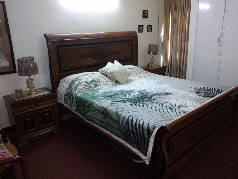 wooden bedset without mattress 0