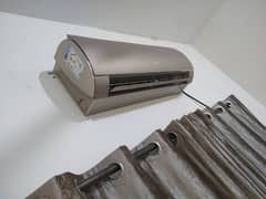 Gree 1 ton Ac DC INVERTER 10 by 10 condition