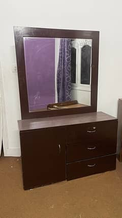 large size dressing table with spacious drawers