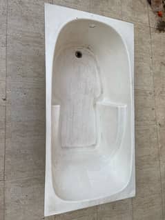 5 x 2.5 bath tub white