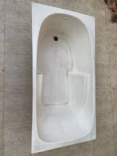 5 x 2.5 bath tub white 0