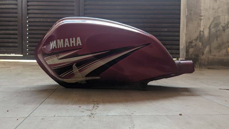 Yamaha Ybz Fuel Tank with side parts 0