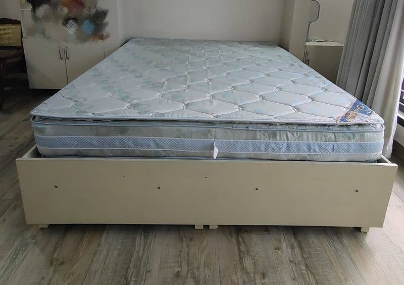 King size  Master spring mattress 1