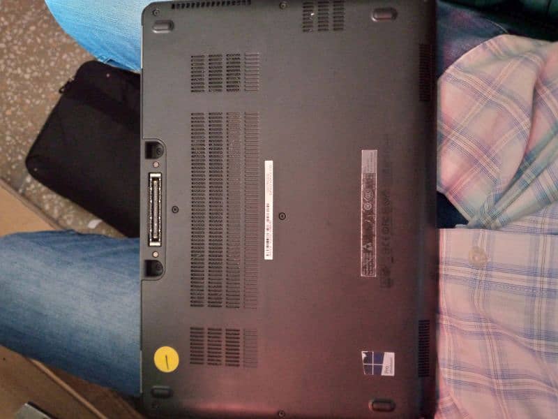 Dell latitude E7270 10/10 condition 3