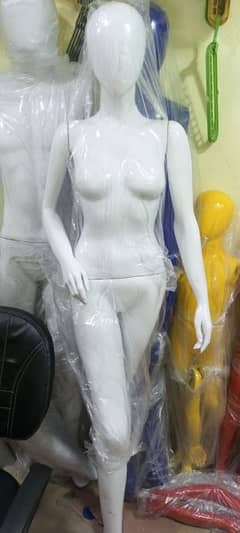 dummies and mannequin