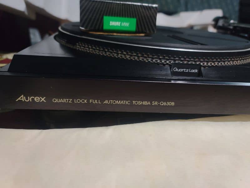 turntable & cd player, new in box  &. spool 7 inch. . . audio 4