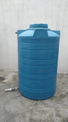 1000 gallons water tank