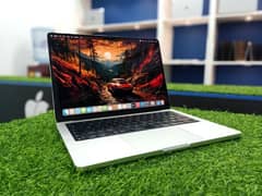 MacBook Pro M1 Pro 14inch 2021 32gb 512gb 66cycles silver 10/10