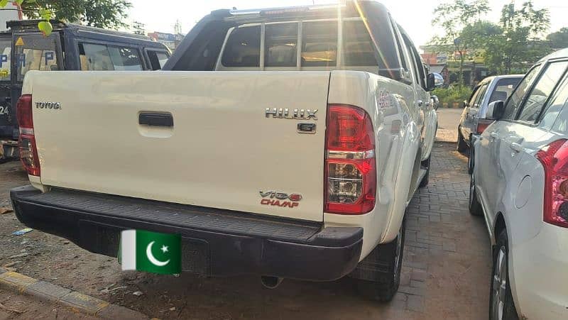 Toyota Hilux Vigo Champ2015 3