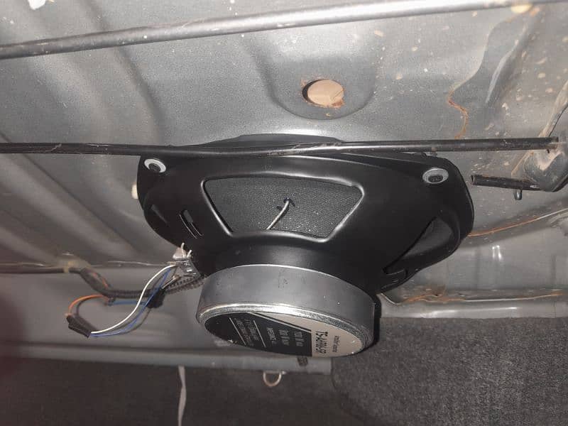 Car rear speakers 4