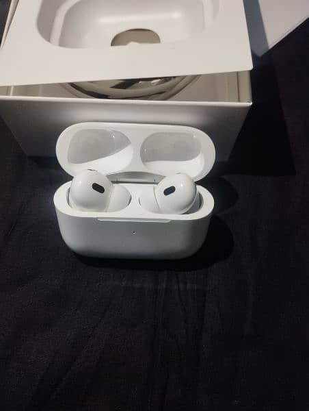 azadi offer airpods pro 2 stok available ha jis Kisi bahi KO bhi chaya 0