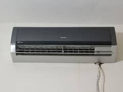 Gree Ac inverter 1.5 ton for sale 10/09 condition