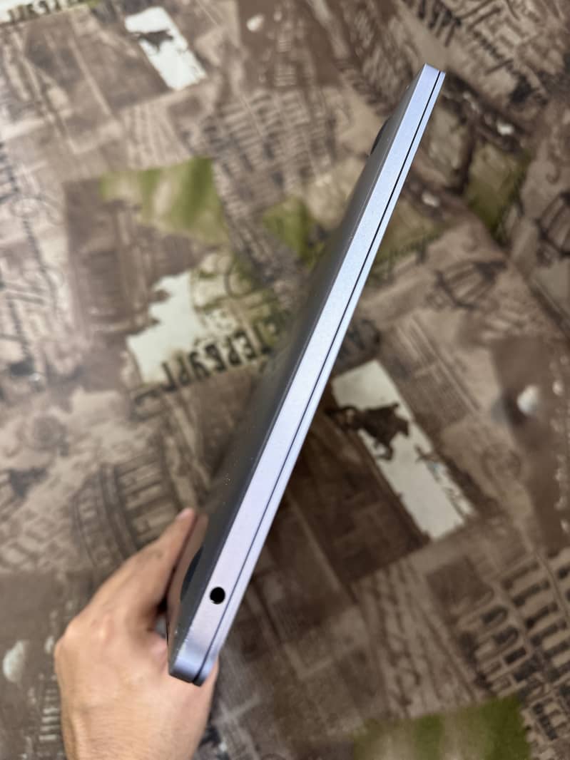 MacBook Pro 2019 Touch Bar 13'' 3