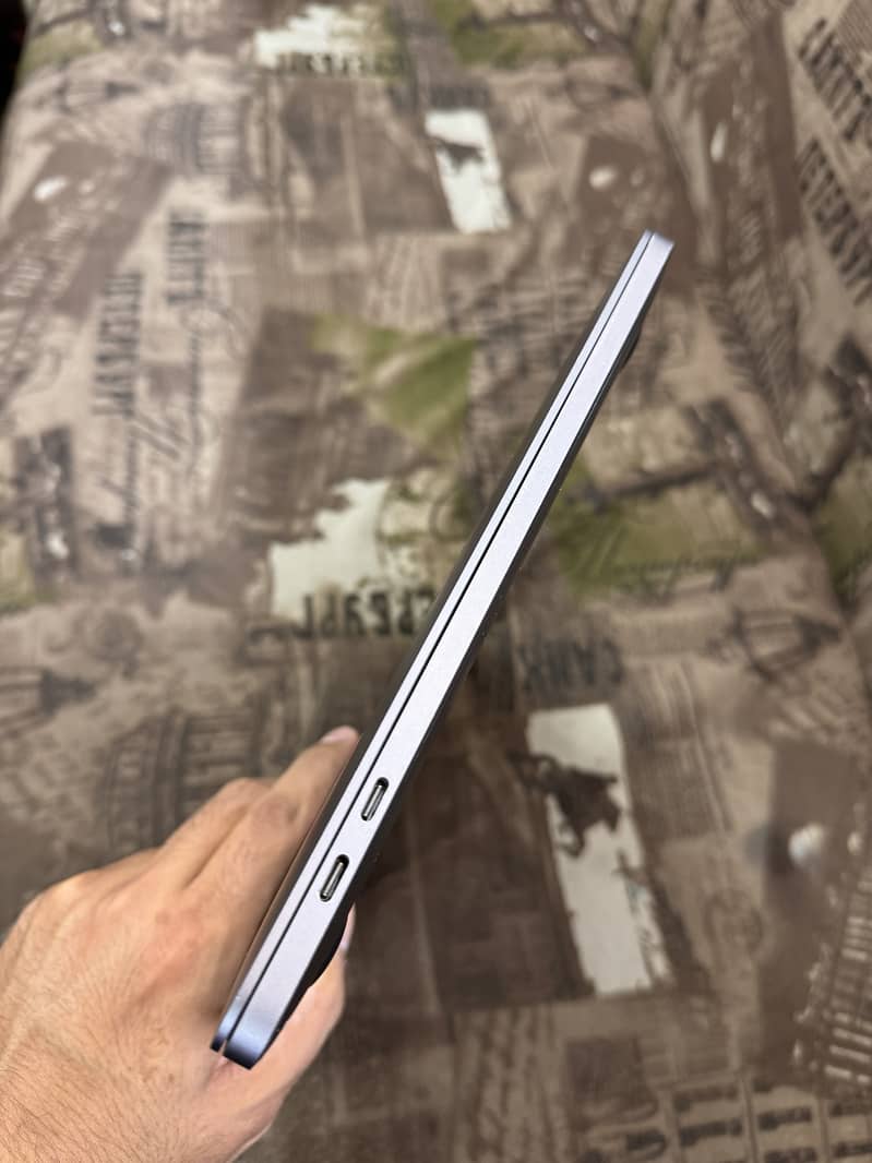 MacBook Pro 2019 Touch Bar 13'' 5