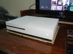 Xbox One S (500 GB) (Games Included)