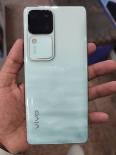 Vivo V30