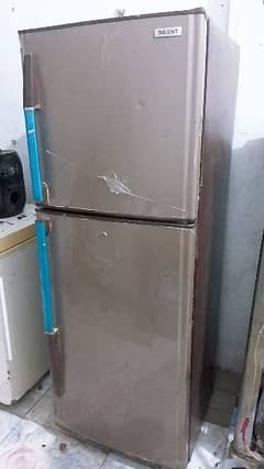 orient refrigerator double door fridge in a running condition