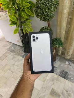 iphone 11 pro max 256 PTA Approved