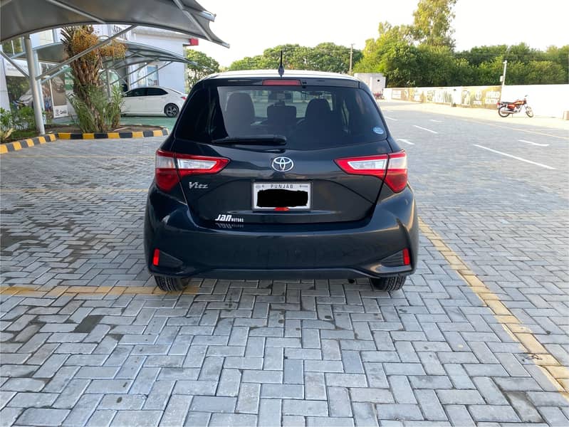 Toyota Vitz 2018 3