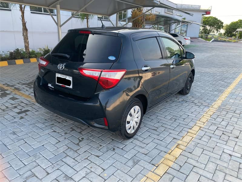 Toyota Vitz 2018 4