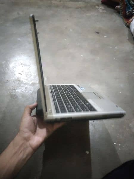 HP Elitebook laptop core i5 8gb ram 2