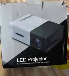 YG-300 Mini Projector