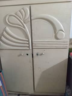 selling 2 door wardrobe