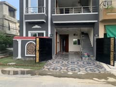 5 MARLA CORNER FACING PARK BRAND NEW HOUSE IS AVAILABLE FOR SALE