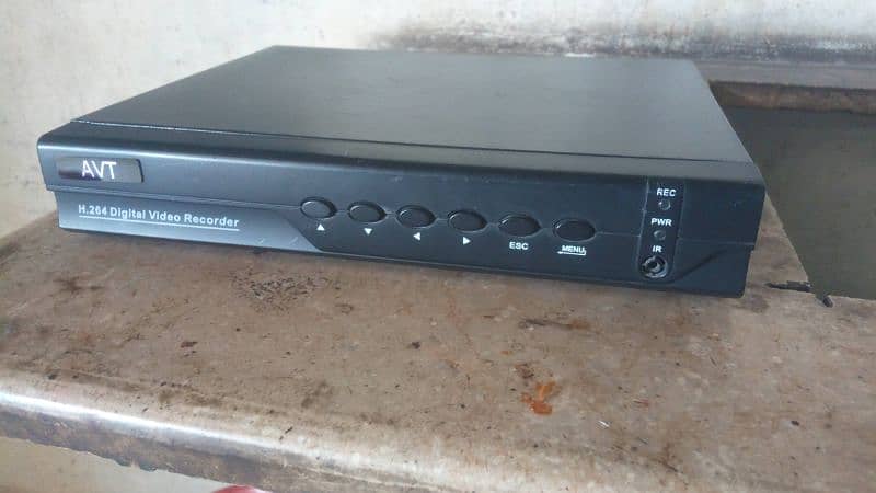 Atv. DVR 4 Chanel with h. d. d 160 gb & adaptor 0