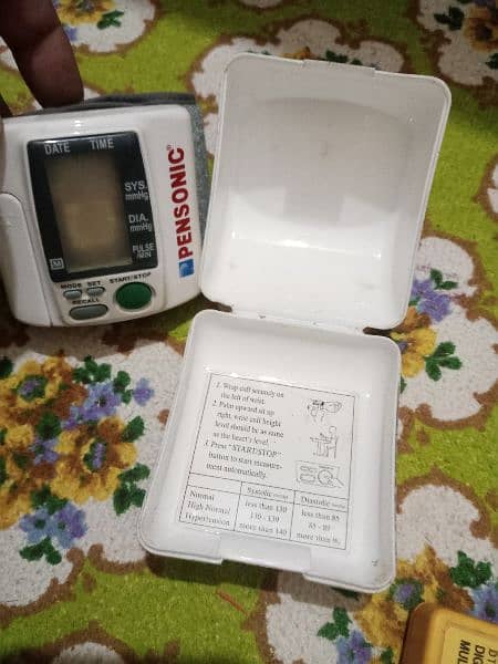 multimeter / BP Monitor 4