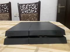 PS4 fat 500 GB with travel case and 2 controllers 0