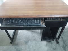 computer  table l