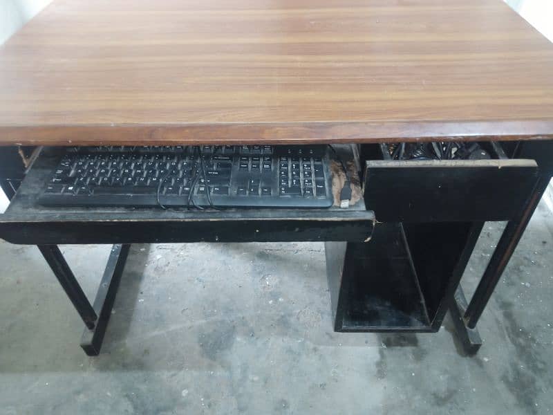 computer  table l 0